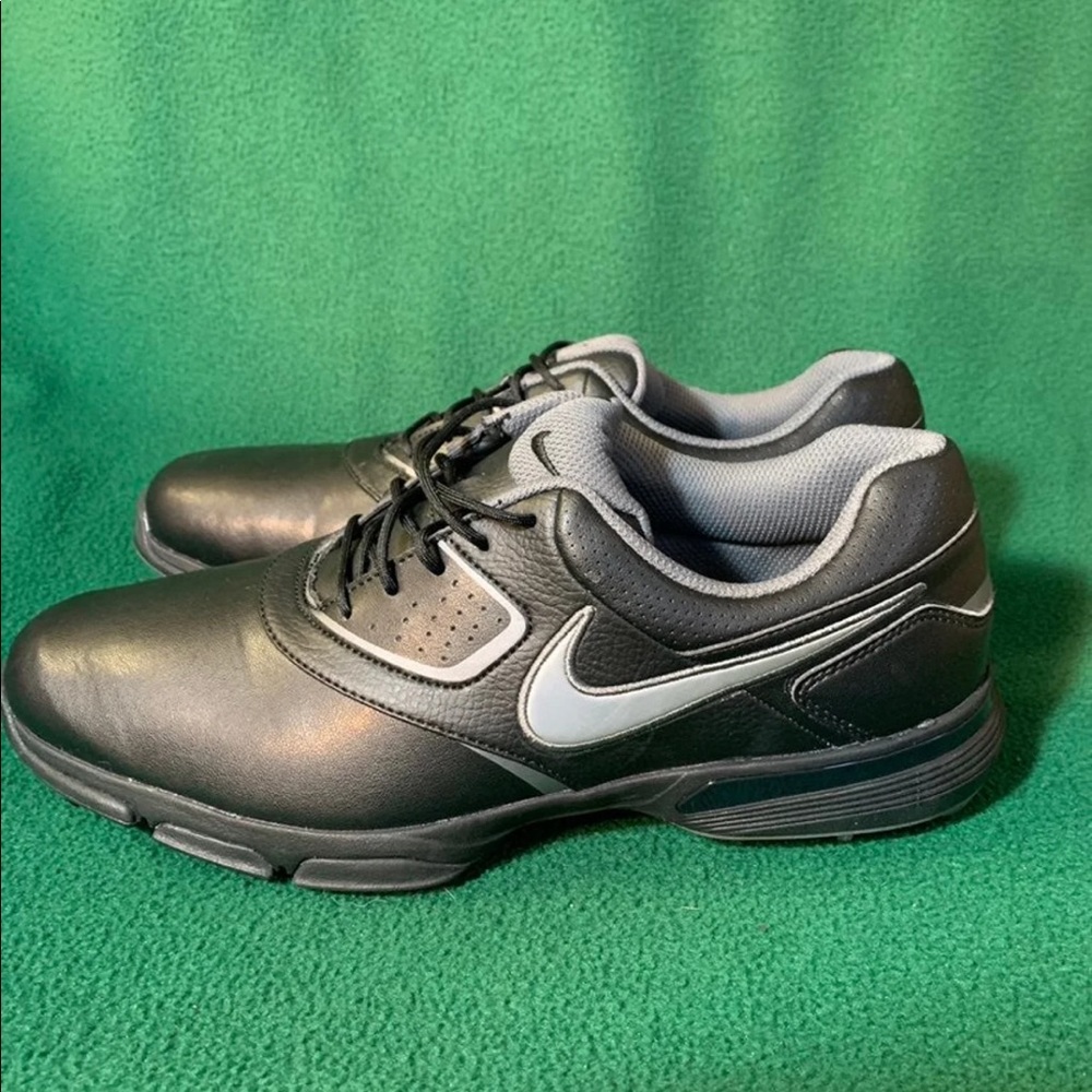 Nike Heritage III Golf Shoes